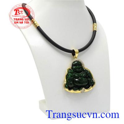 Bộ mặt dây vàng Jadeite Phật Di Lặc mang vẻ mạnh mẽ, nam tính, may mắn cho phái mạnh.