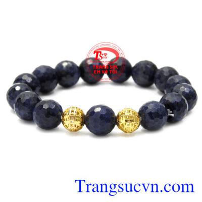 Chuỗi tay vàng Sapphire là sự kết hợp của đá Sapphire thiên nhiên và vàng 10k mang lại vẻ sang trọng, thanh lịch cho phái đẹp.