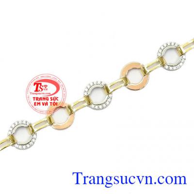 Sản phẩm thuộc top các mặt hàng bán chạy được khách hàng vô cùng ưa chuộng,Lắc tay nữ vàng phong cách