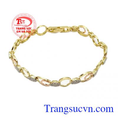 Với kiểu dáng mắt xích đẹp, tạo điểm nhấn nổi bật cho sản phẩm,Lắc tay nữ vàng thanh lịch