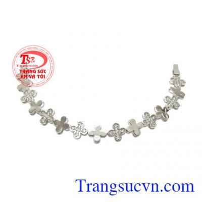 Với thiết kế hình hoa nhí tạo sự cuốn hút cho sản phẩm,Lắc tay nữ vàng trắng nhập khẩu