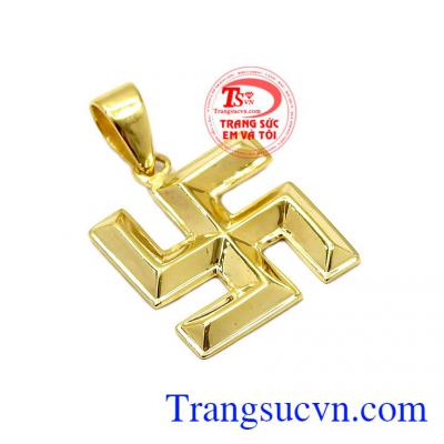 Chữ Vạn nguyên tiếng Phạn được dịch nghĩa là “cát tường hải vân” (vầng mây lành trên biển) hay “cát tường hỷ triền”(vòng xoay tốt lành),Mặt dây nữ vàng chữ Vạn