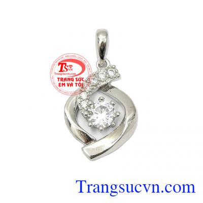 Mặt dây nữ vàng trắng nhỏ nhắn nhập khẩu từ Hàn Quốc, được chế tác cực kỳ tinh xảo,Mặt dây nữ vàng trắng nhỏ nhắn