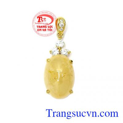 Mặt dây Saphir sang trọng dễ dàng kết hợp với dây chuyền vàng các loại