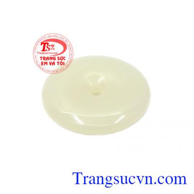 Với đường nét chế tác tinh xảo, tỉ mỉ mang lại vẻ nổi bật cho sản phẩm,Mặt đồng xu Jadeite may mắn