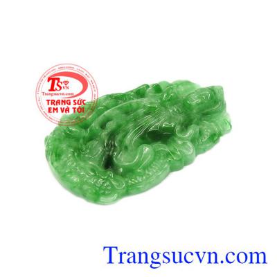 Mặt ngọc thích hợp với nhiều độ tuổi, có thể dùng được cho cả nam và nữ. Mặt phật bà jadeite thiên nhiên