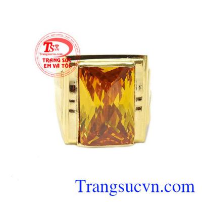 Nhẫn nam đính đá nam tính được thiết kế với các đường nét khỏe khoắn, sang trọng. 