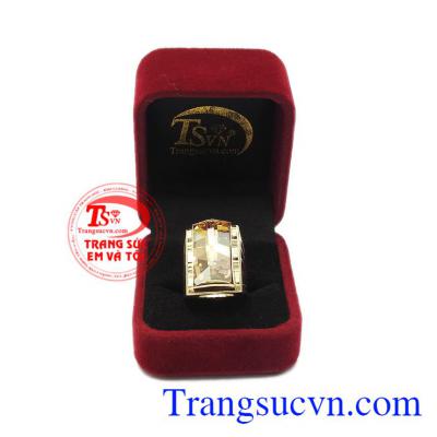 Sản phẩm chế tác vàng 10k và đá nhân tạo, giá thành ưu đãi. Nhẫn nam đính đá thời thượng