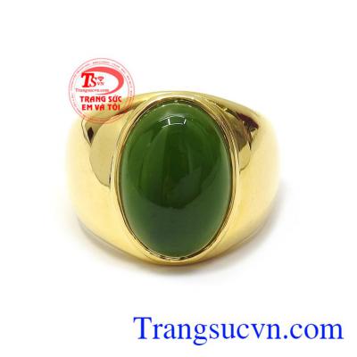 Nhẫn nam Nephrite may mắn là loại ngọc thường được vua chúa ưa chuộng, là biểu tượng của quyền lực, thịnh vượng và tài lộc