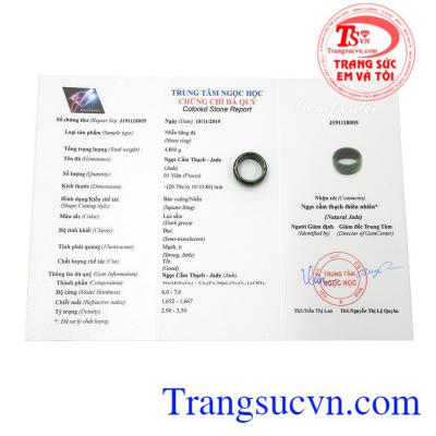 Ngọc cẩm thạch phù hợp với nhiều mệnh, có thể làm quà tặng cho người dùng. Nhẫn ngọc cẩm thạch ngón út đẹp.