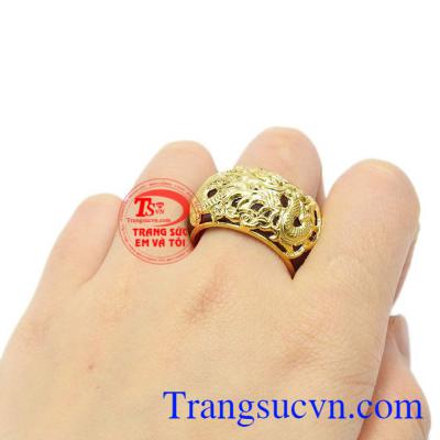 Nhẫn ngọc mã não bọc rồng thăng tiến vàng 10k.