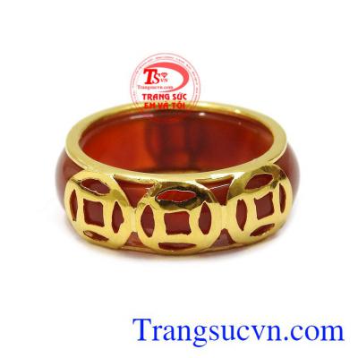 Nhẫn ngọc mã não kim tiền vàng 10k sẽ là món quà may mắn dành tặng cho người thân, bạn bè.