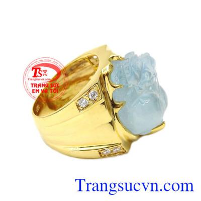 Tỳ hưu là linh vật mà ai cũng mong muốn bởi nó mang lại tài lộc và thịnh vượng cho ngưởi dùng. Nhẫn tỳ hưu aquamarine thịnh vượng