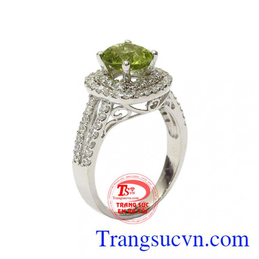 Nhẫn nữ bạc Peridot thanh tao