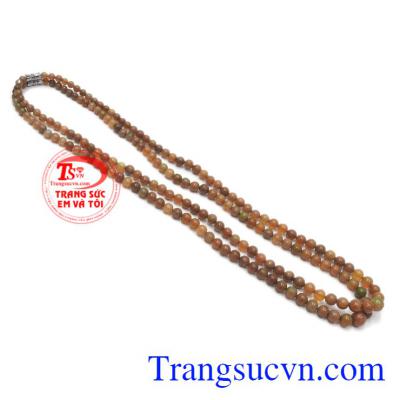 Loại đá này phù hợp cho những người sinh vào tháng 10. Chuỗi cổ Opal thiên nhiên