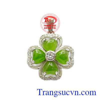 Mặt dây nữ Nephrite