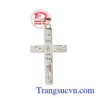 Mặt dây nữ thánh giá vàng trắng được chế tác tỉ mỉ từ vàng 18k tinh tế.
