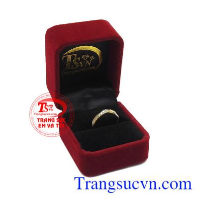 Sản phẩm được bảo hành uy tín, giao hàng toàn quốc. Nhẫn nam vàng thành công