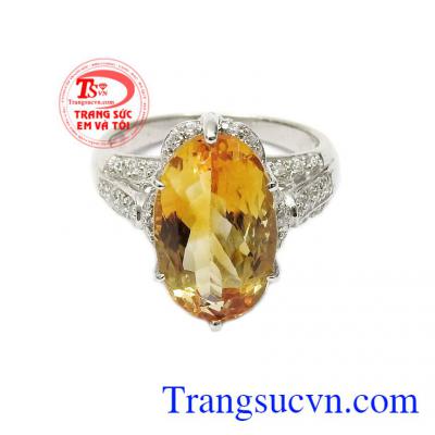 Không chỉ giúp họ cân bằng các giác quan, thu hút nguồn năng lượng tích cực mà đá thạch anh vàng còn giúp họ đạt được sự tập trung cao trong luyện tập,Nhẫn nữ bạc Citrine đẳng cấp
