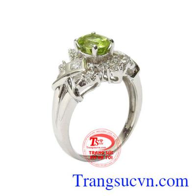 Nhẫn nữ bạc Peridot độc đáo