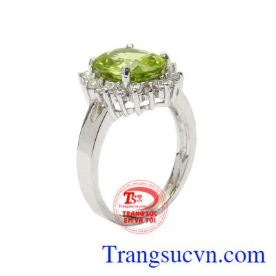 Nhẫn nữ bạc Peridot trang nhã