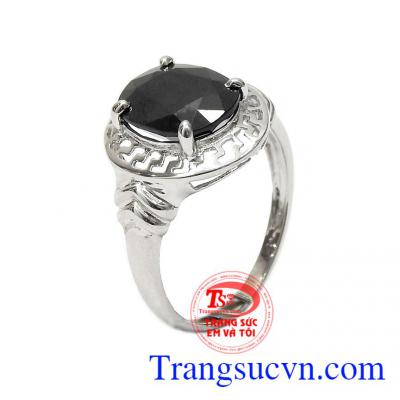 Nhẫn nữ bạc Sapphire cá tính