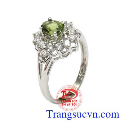 Nhẫn nữ bạc Sapphire sang trọng