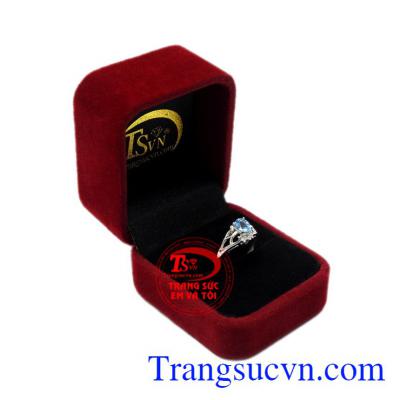 Nhẫn nữ bạc Topaz duyên dáng cát tường.