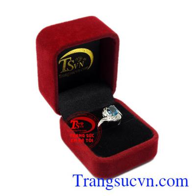 Nhẫn nữ bạc Topaz tài lộc có kiểm định uy tín.
