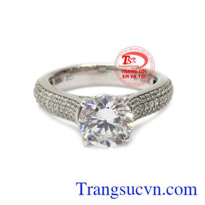 Sản phẩm được chế tác tỉ mỉ với những đường nét tinh xảo. Nhẫn nữ vàng trắng thanh thoát vàng 10k