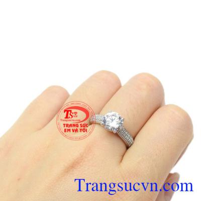 Nhẫn nữ vàng trắng thanh thoát vàng 10k tinh tế.