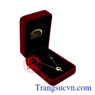 Bộ dây chuyền hồ điệp tình yêu vĩnh cửu.