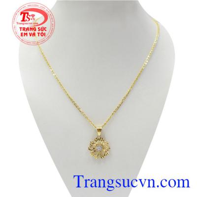 Bộ dây chuyền nữ sành điệu vàng 10k với sự kết hợp sáng tạo tôn lên sự duyên dáng, thời trang và sành điệu cho người đeo