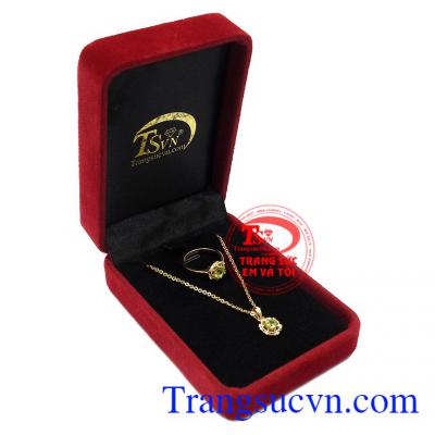 Bộ dây chuyền Peridot xinh xắn
