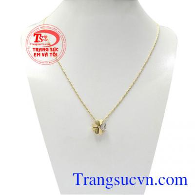 Bộ dây nữ vàng cỏ 4 lá là bộ sản phẩm mẫu mã mới được các cô gái trẻ trung, nữ tính ưa chuộng và lựa chọn,Bộ dây nữ vàng cỏ 4 lá