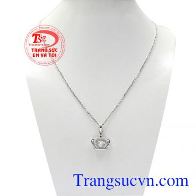 Bộ dây nữ vàng trắng vương miện là bộ sản phẩm được ưa chuộng bởi tính thẩm mỹ cao và tôn lên vẻ nữ tính, dễ thương cho các cô gái,Bộ dây nữ vàng trắng vương miện