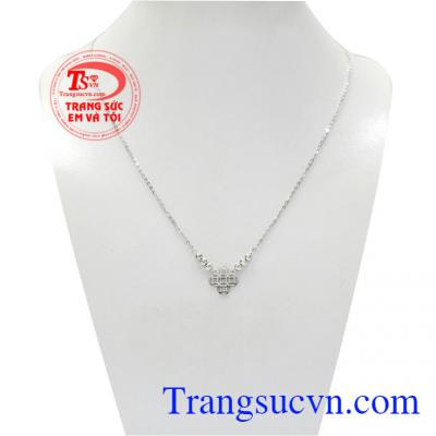 Như mọi người đã biết, biểu tượng đồng tiền vàng là đại diện cho sự thu tiền bạc, tài lộc cho chủ nhân,Bộ dây vàng trắng kim tiền