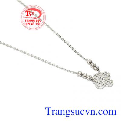 Kết hợp cùng sáu viên bi nhỏ được phay sáng lấp lánh càng tăng sự nổi bật cho sản phẩm,Bộ dây vàng trắng kim tiền