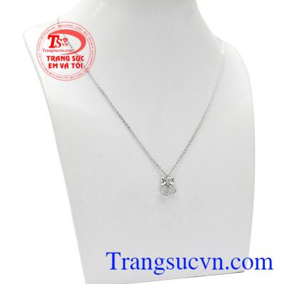Hình ảnh quả chuông kết hợp cùng chiếc nơ nhỏ xinh kết đá cz lấp lánh tạo sự dễ thương cho sản phẩm,Bộ dây vàng trắng quả chuông