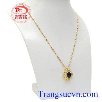 Thiết kế đường nét tỉ mỉ đường nét thanh thoát, trang trọng tạo nên một sản phẩm sáng lấp lánh. Bộ mặt dây chuyền nữ Opal