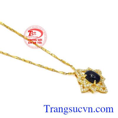 Bộ sản phẩm thích hợp cho những buổi đi dự tiệc sẽ khiến phái đẹp trở nên thu hút hơn.