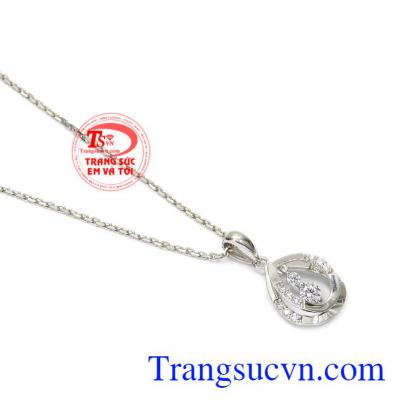 Sản phẩm không kén chọn quần áo, cũng không hề lỗi mốt.