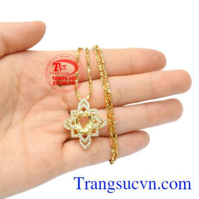 Bộ mặt thạch anh vàng độc đáo sang trọng.