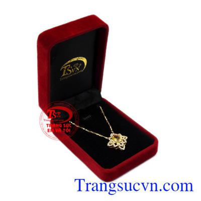 Bộ mặt thạch anh vàng độc đáo