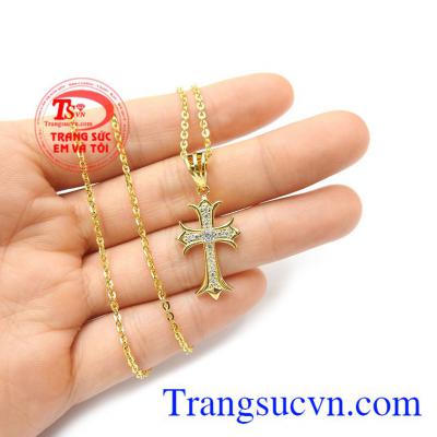 Bộ thánh giá vàng 10k phù hợp nhiều phong cách thời trang và trang phục khác nhau