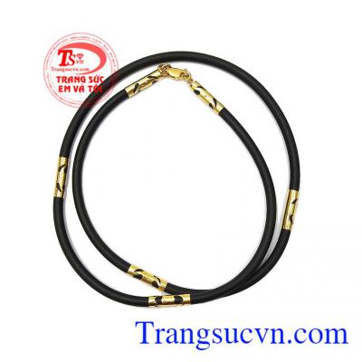 Sản phẩm thích hợp làm quà tặng cho người thân và bạn bè vì dễ kết hợp với nhiều loại trang phục khác nhau,Dây cao su bọc vàng rẻ