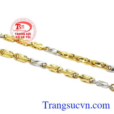 Thiết kế mới lạ, hợp thời trang, chắc chắn sẽ là một lựa chọn hoàn hảo cho phái mạnh. Dây chuyền vàng nam thời trang