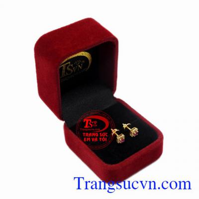 Hoa tai đá Ruby nhỏ xinh hợp thời trang.