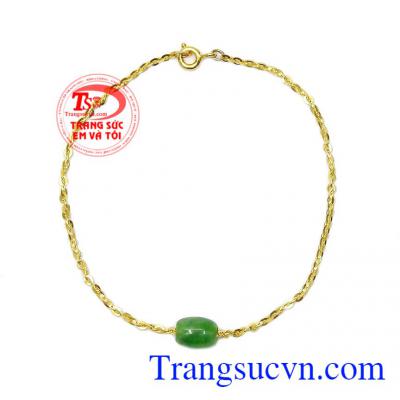 Sợi dây mảnh nhẹ nhàng kết hợp cùng mặt lu thống Jadeite mang lại nhiều may mắn, bình an cho chủ nhân,Lắc tay nữ vàng Jadeite nhỏ nhắn