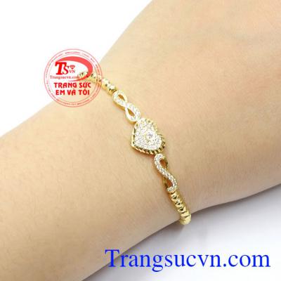 Nếu bạn và người yêu muốn thể hiện cam kết sẽ đi cùng nhau đến hết cuộc đời thì đây là một sự lựa chọn tuyệt vời,Lắc tay vàng tình yêu bền lâu